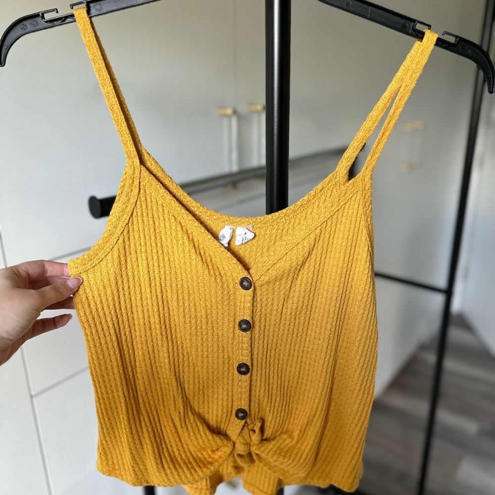 Yellow tank top, size M, tied at the front, from zoomiez